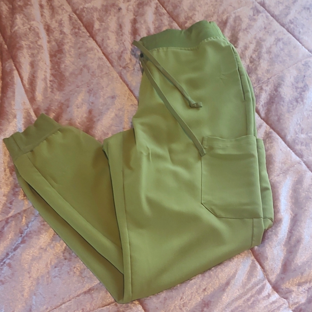 Mandala scrubs 💚 joggers